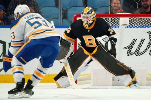 The whole hockey world just witnessed what Linus Ullmark is doing for the  Bruins