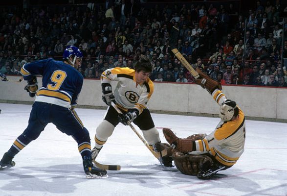 Bobby Orr reflects on two Bruins-Blues series, 49 years apart