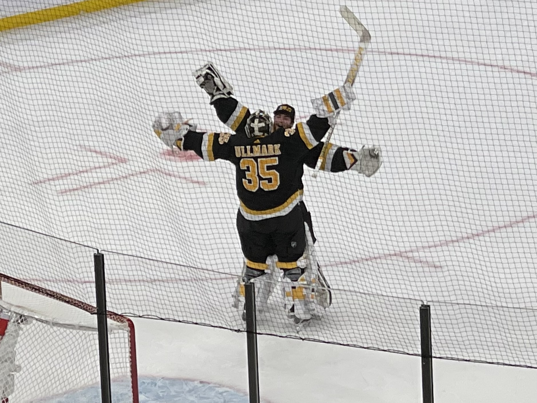 Boston Bruins on record-tying pace