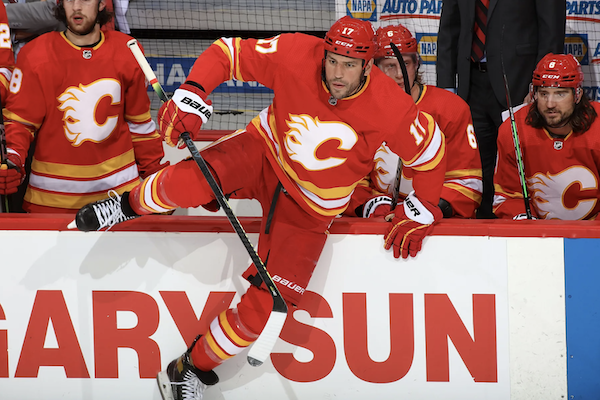 Edmonton Oilers trade forward Milan Lucic to Calgary Flames for